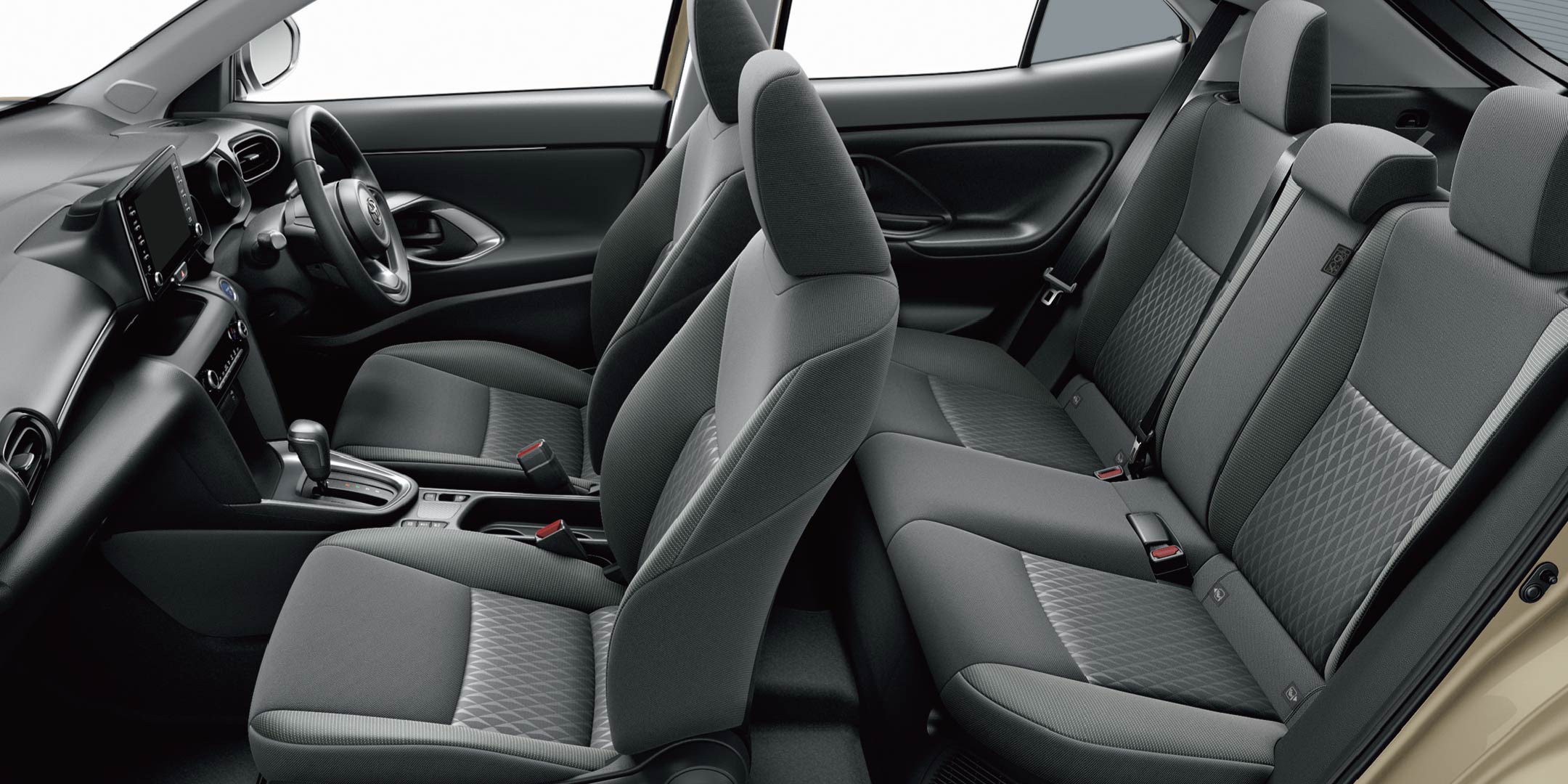 ヤリスクロス　室内